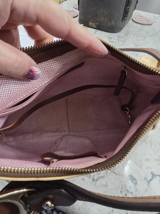 #40 Dooney & Bourke Tan Croc-Embossed Shoulder Hobo with Dark Brown Strap - Picture 6 of 7